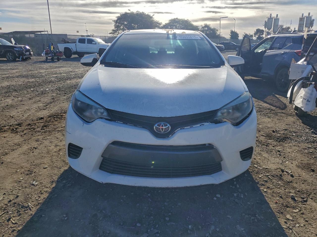 2015 Toyota Corolla Le - Фото 5