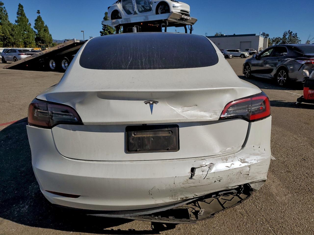 2023 Tesla Model 3 - Фото 6