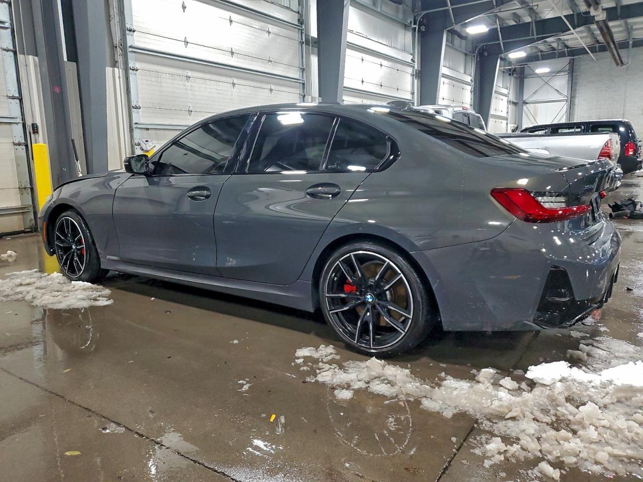 2025 BMW M340Xi - Фото 2