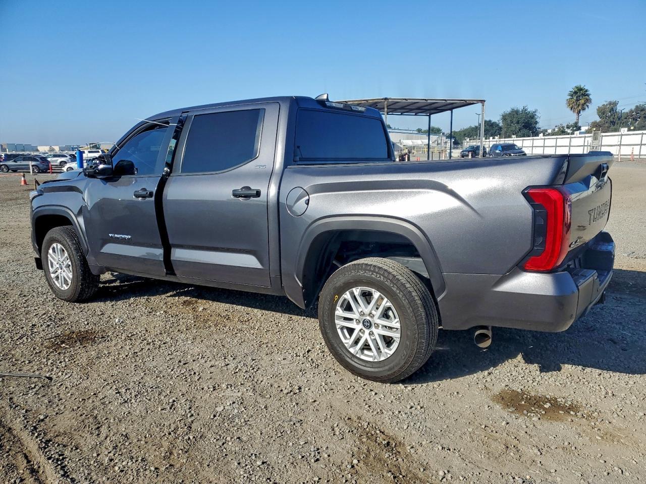 2024 Toyota Tundra Crewmax Sr - Фото 2