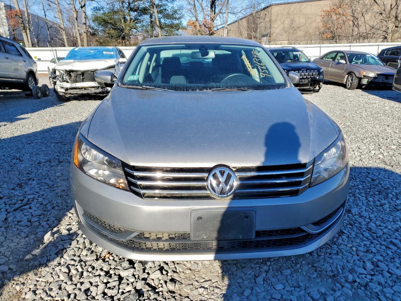 2014 Volkswagen Passat S - Фото 5