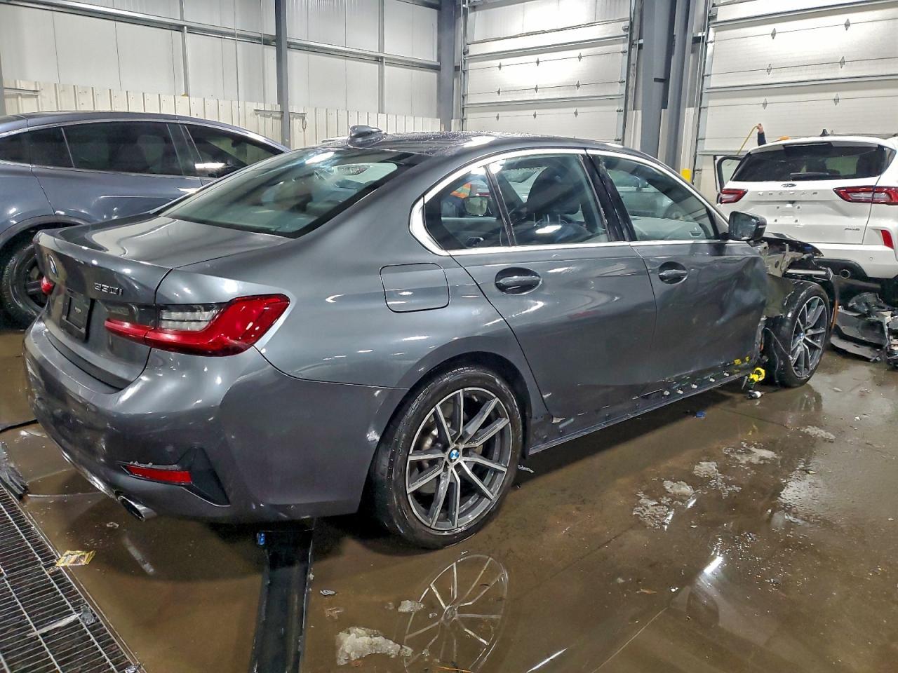 2019 BMW 330Xi - Image 3