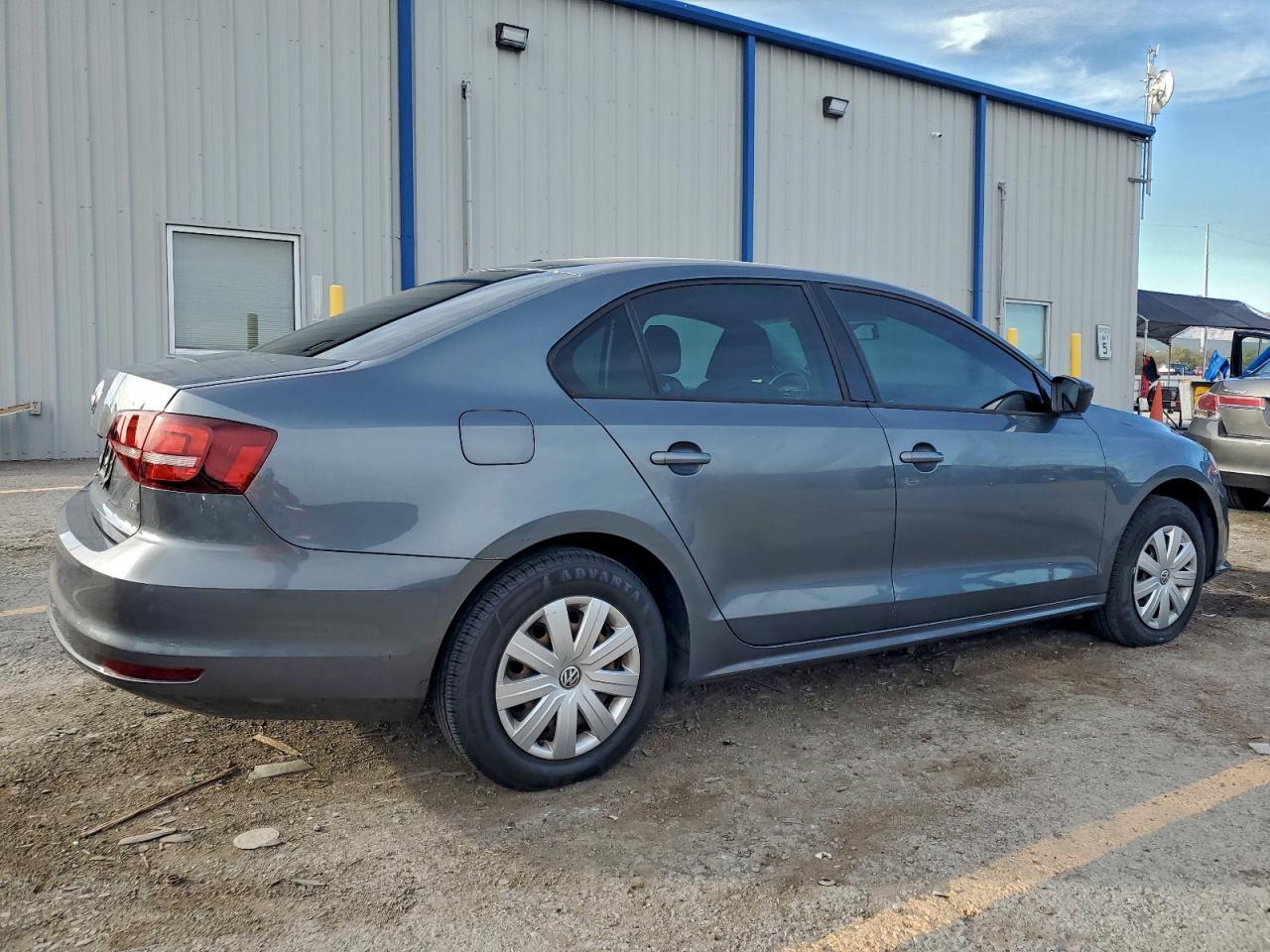 2016 Volkswagen Jetta S - Фото 3
