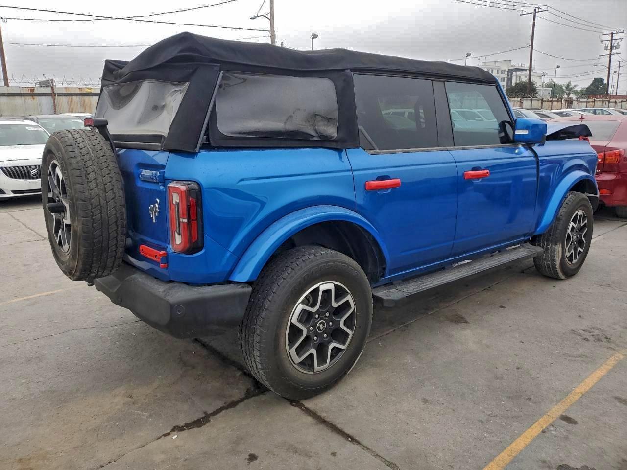 2022 Ford Bronco Base - Фото 3