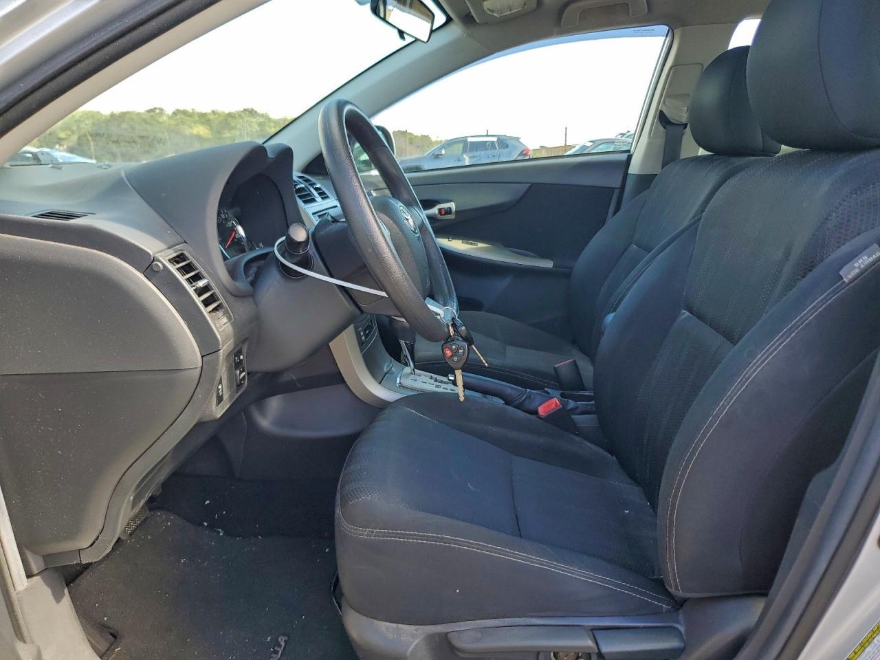 2013 Toyota Corolla Base - Фото 7