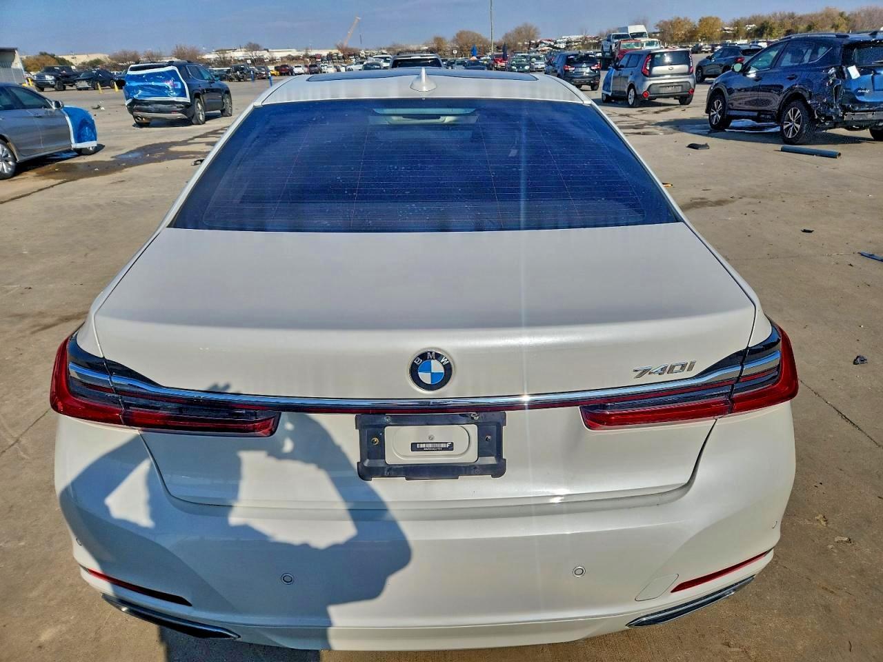 2020 BMW 740 I - Фото 6