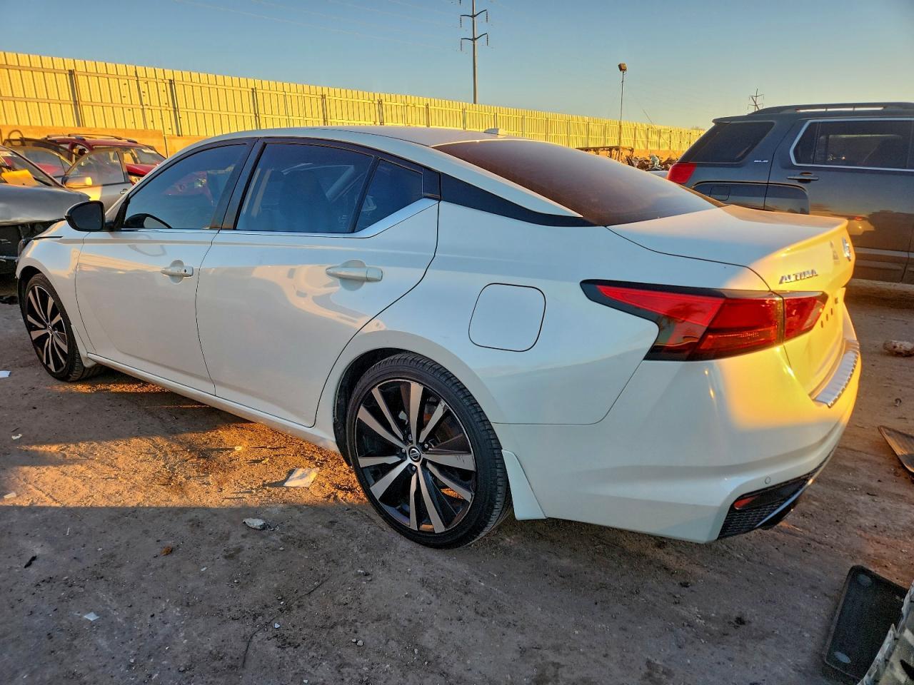 2020 Nissan Altima Sr - Image 2