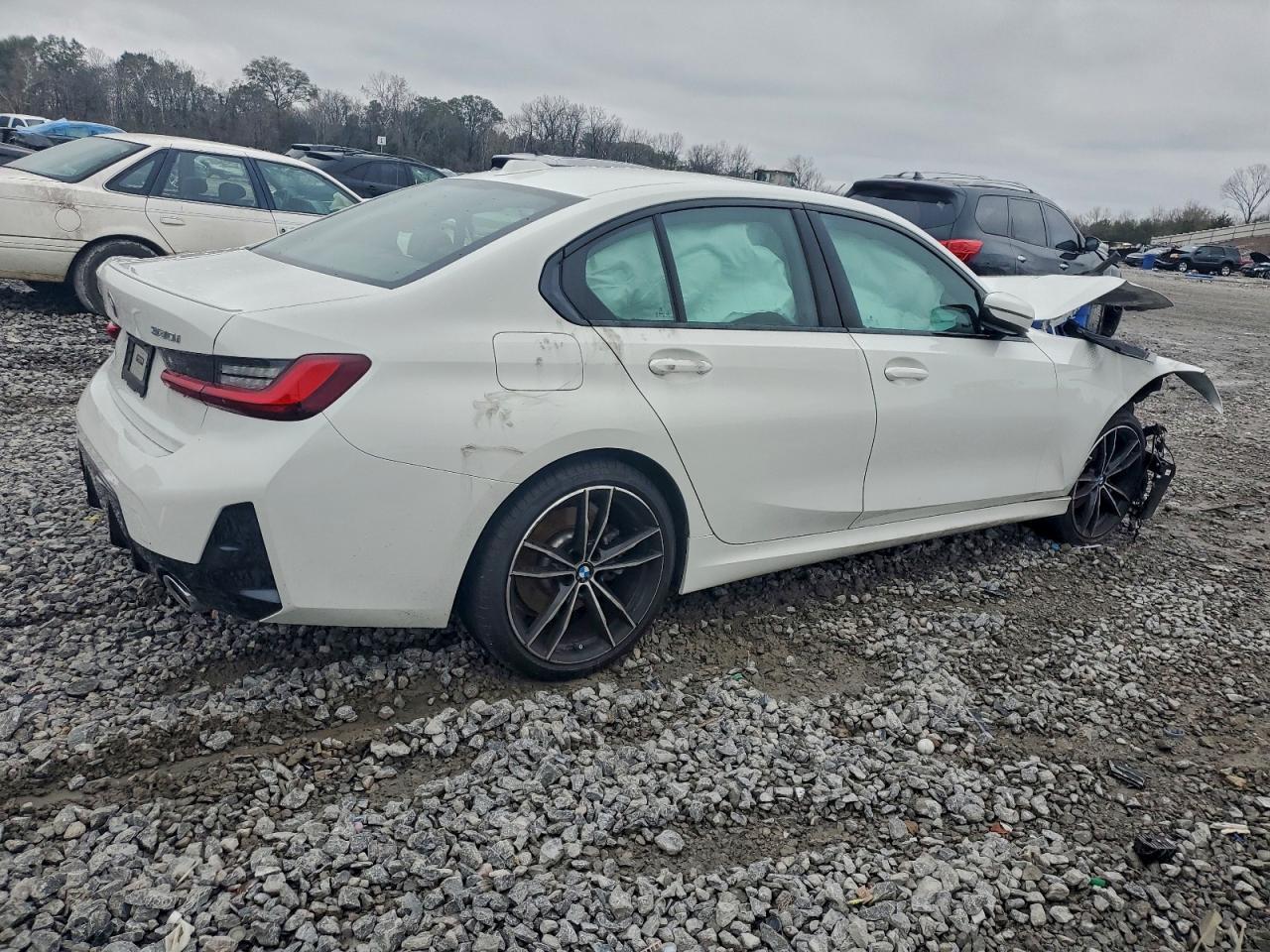 2023 BMW 330I - Image 3
