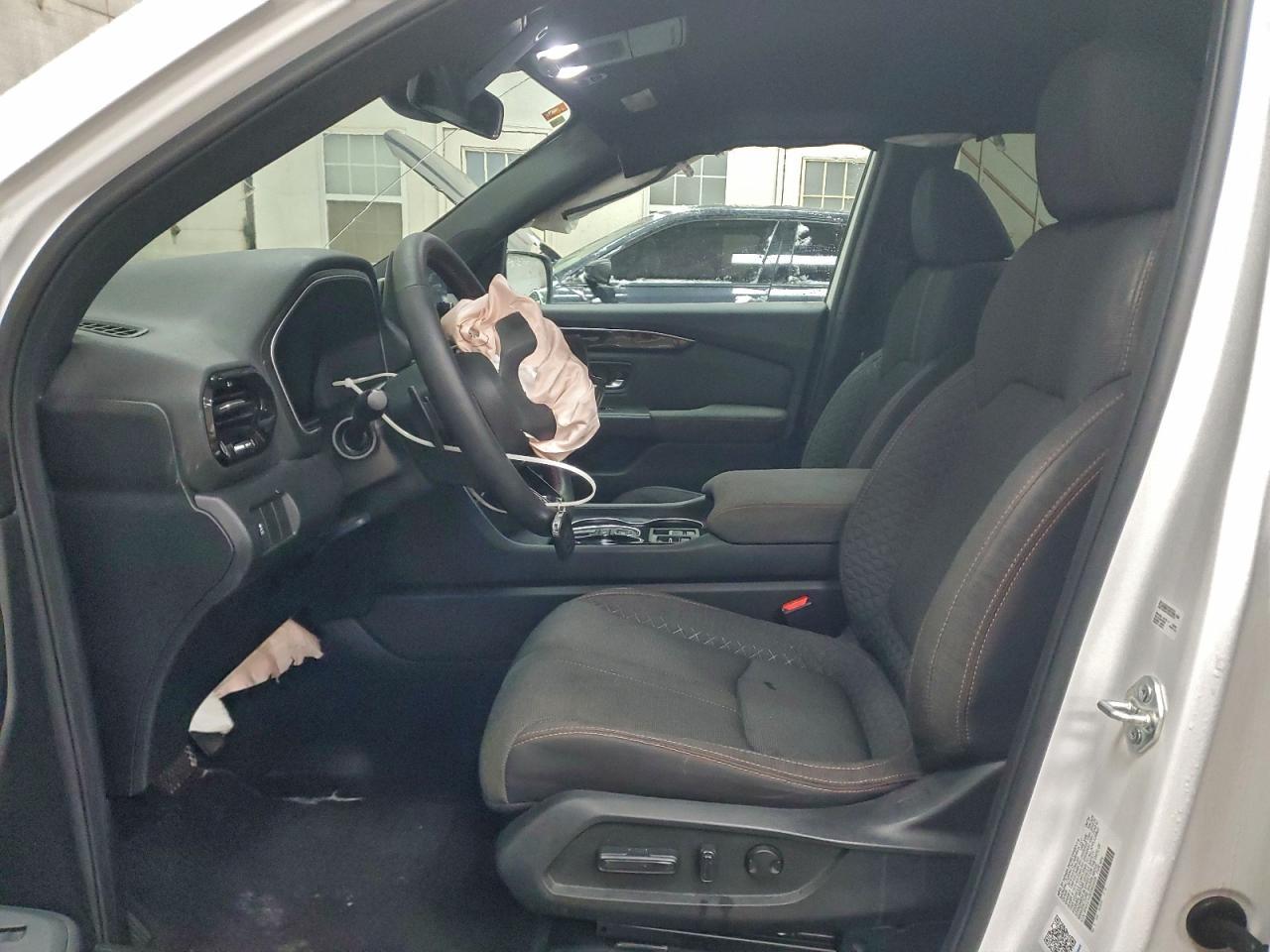 2025 Honda Pilot Sport - Image 7