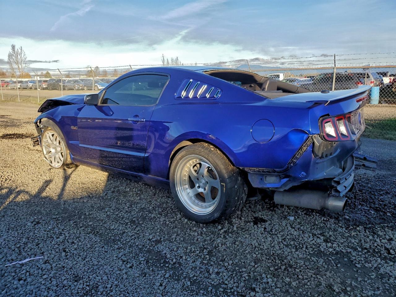 2013 Ford Mustang Gt - Фото 2