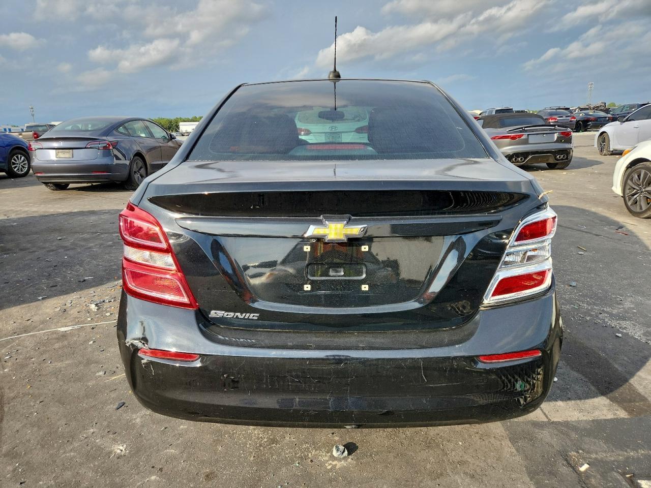 2017 Chevrolet Sonic Ls - Image 6