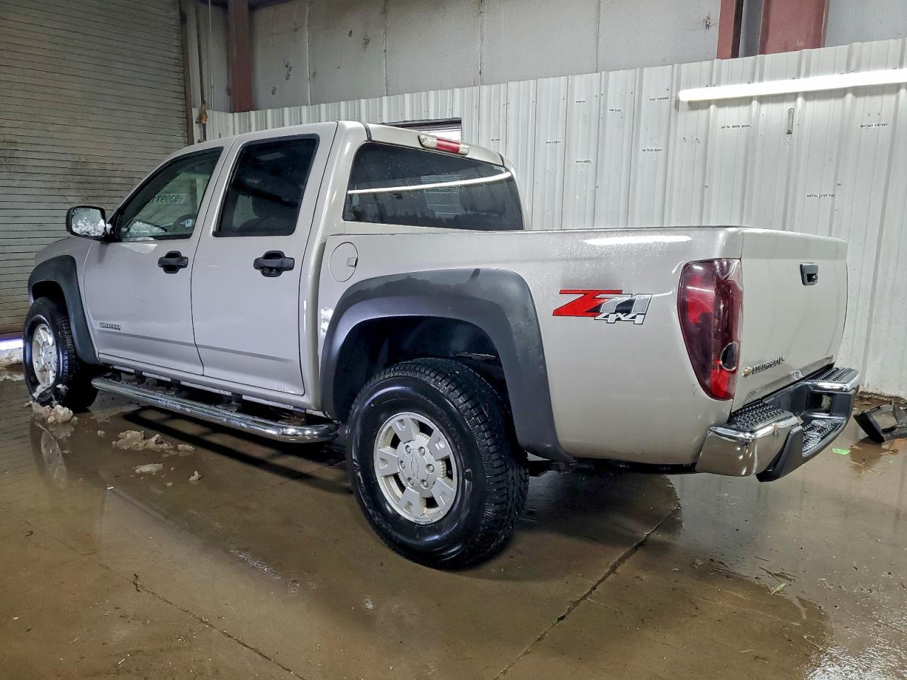 2005 Chevrolet Colorado - Image 2
