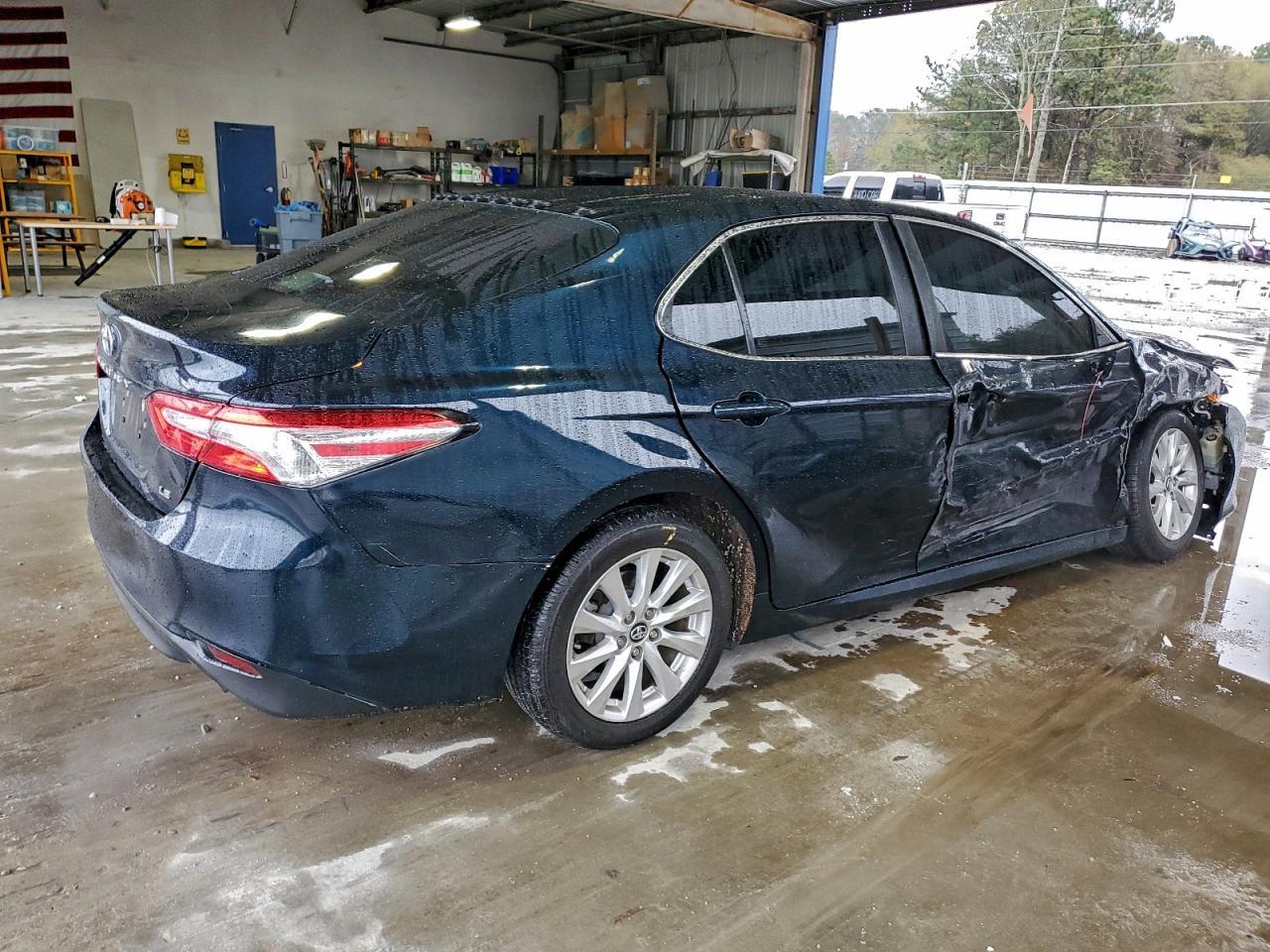 2018 Toyota Camry L - Фото 3