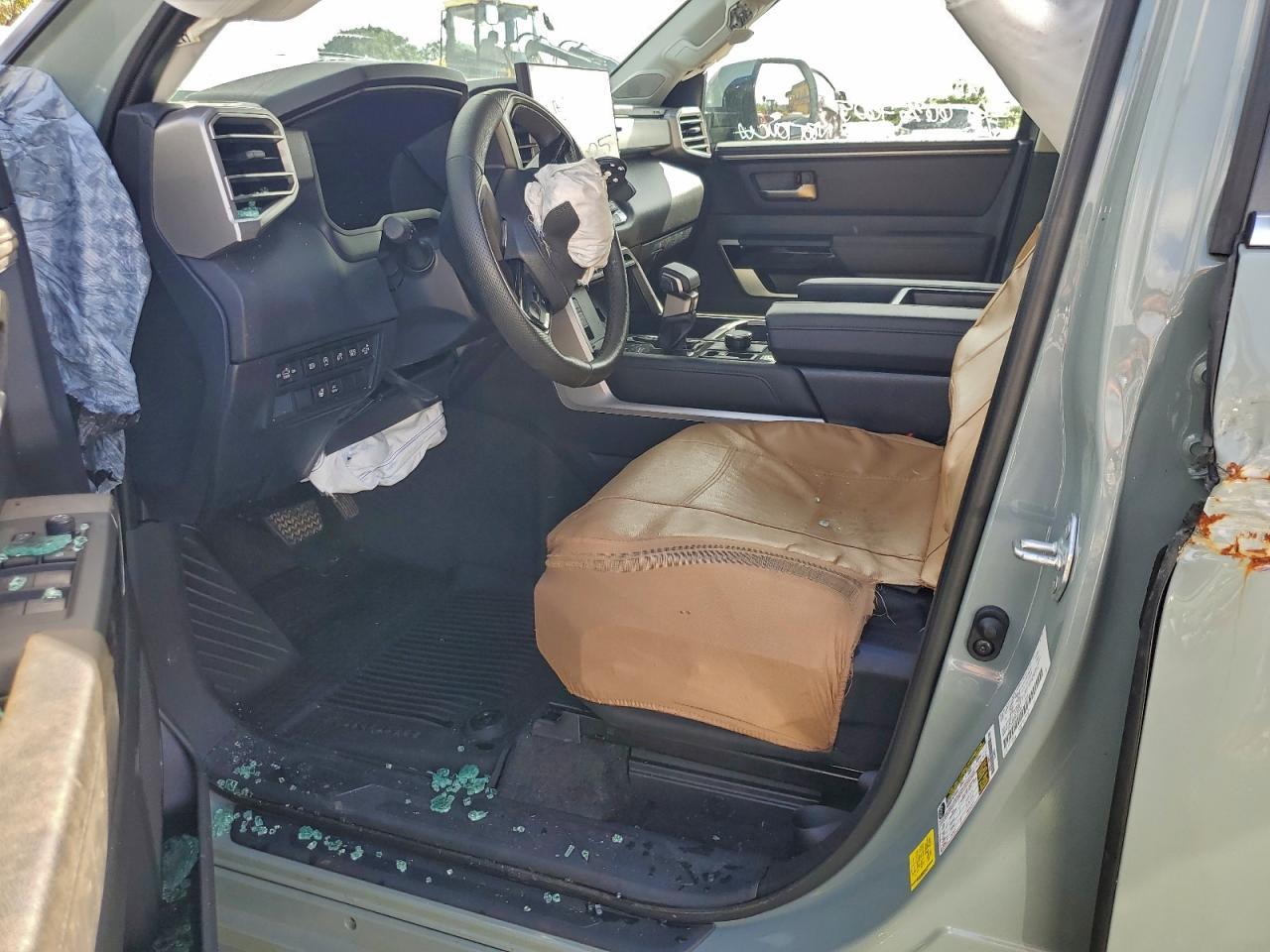 2024 Toyota Tundra Crewmax Limited - Image 7