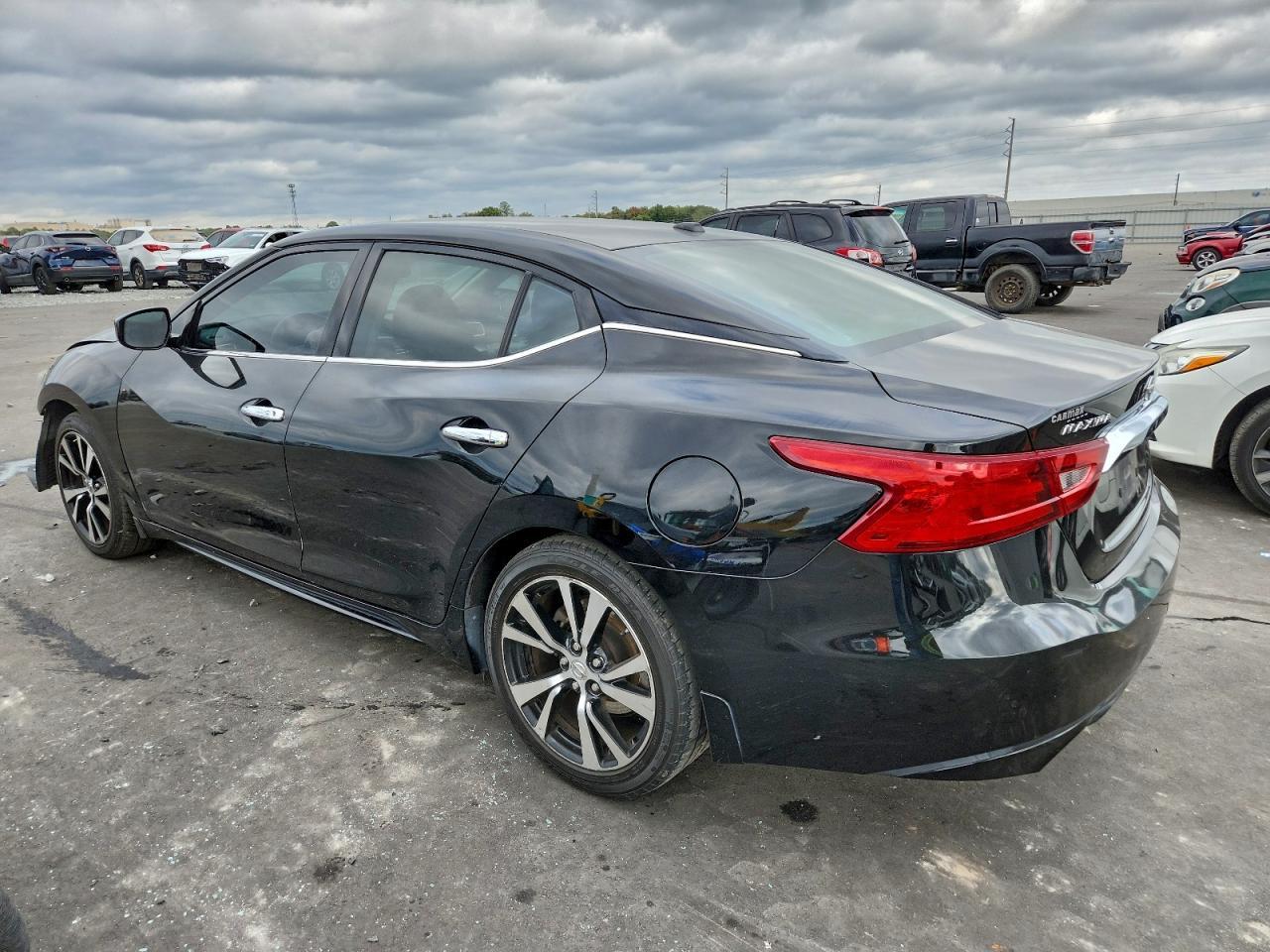 2017 Nissan Maxima 3.5S - Image 2