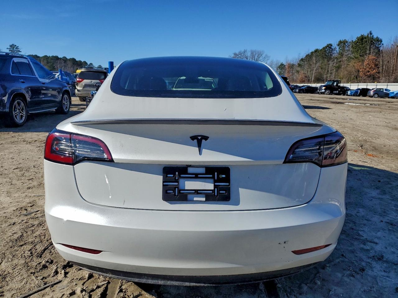 2023 Tesla Model 3 - Image 6