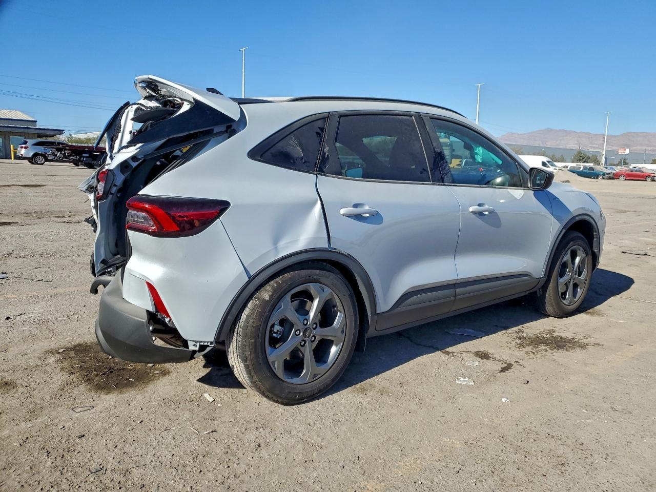 2025 Ford Escape St Line - Image 3