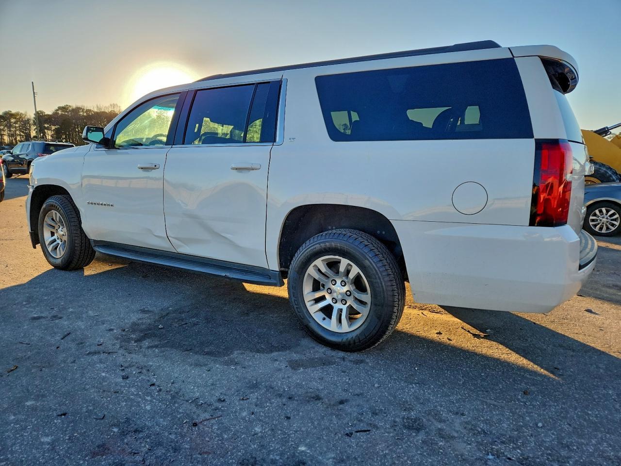 2019 Chevrolet Suburban C1500 Lt - Фото 2