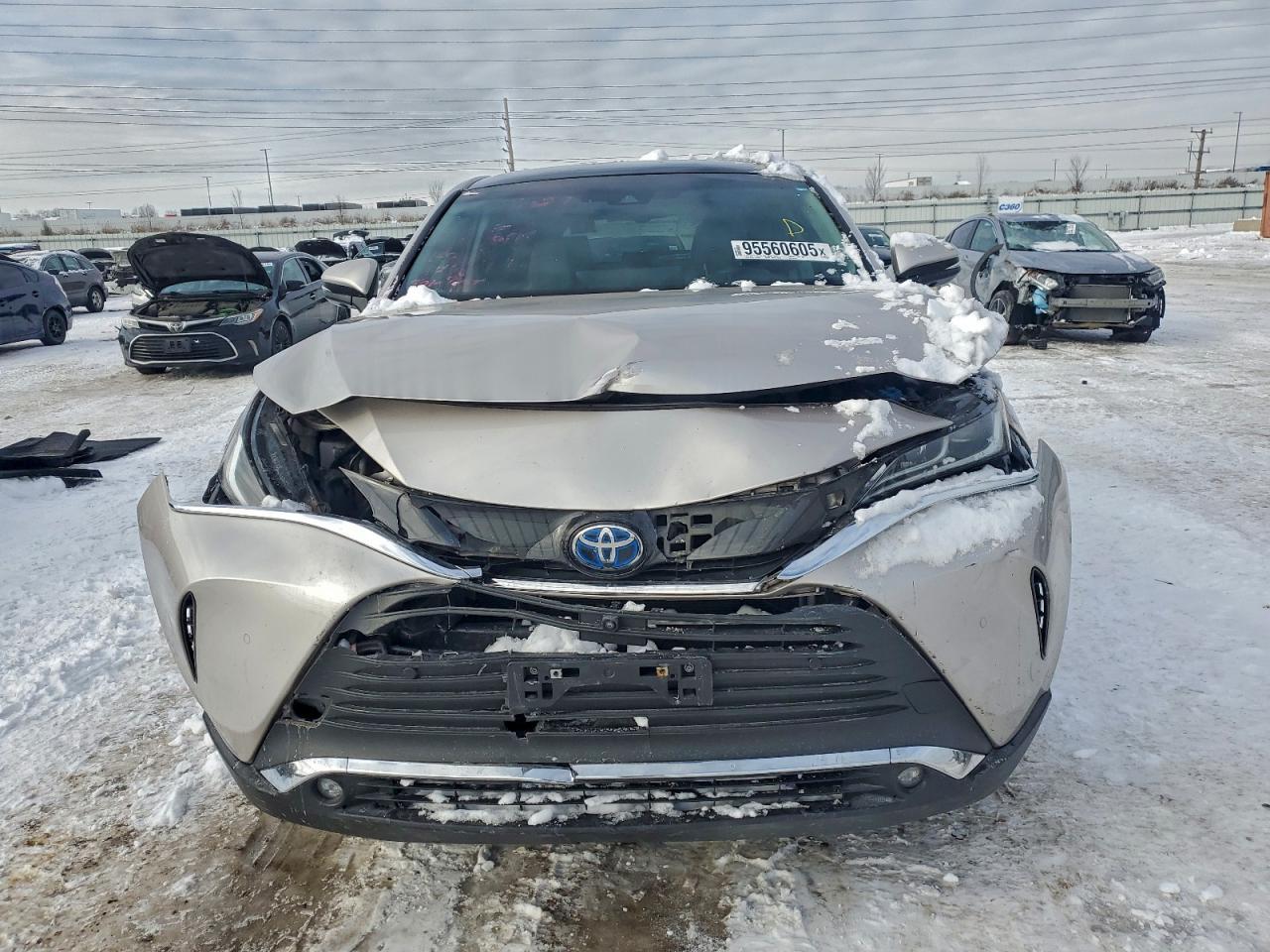2023 Toyota Venza Le - Image 5