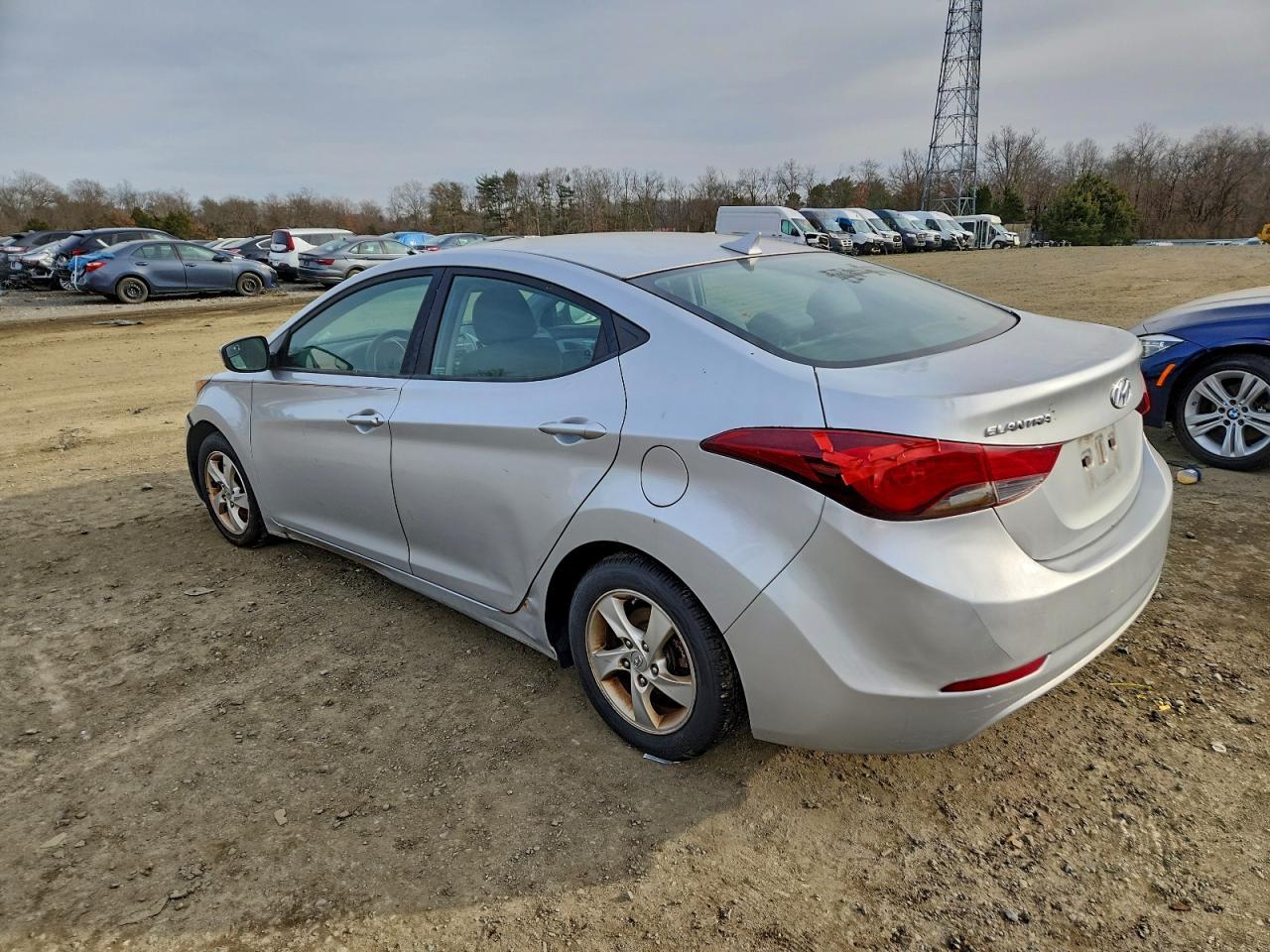 2014 Hyundai Elantra Se - Фото 2