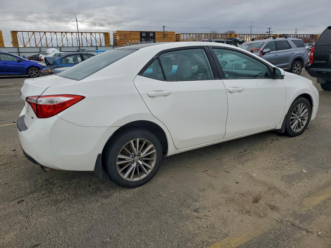 2014 Toyota Corolla L - Фото 3