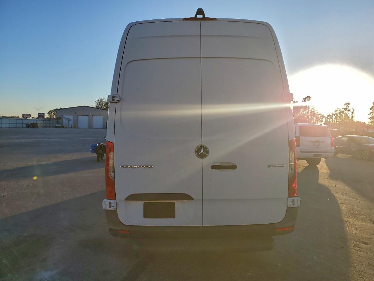 2020 Mercedes-Benz Sprinter 2500 - Image 6