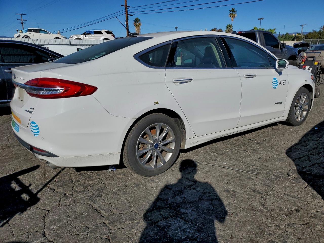 2017 Ford Fusion Se Hybrid - Фото 3