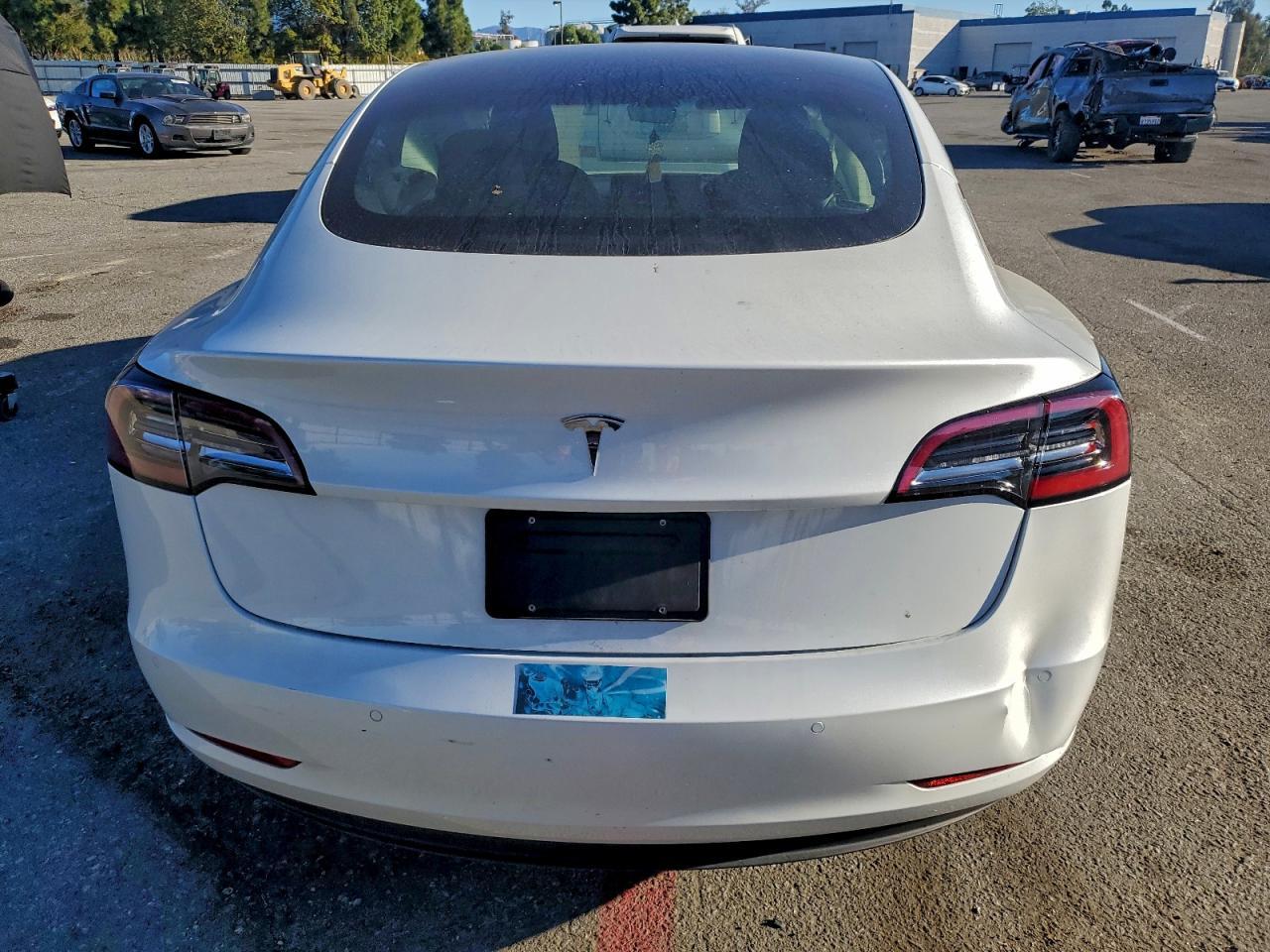 2022 Tesla Model 3 - Фото 6