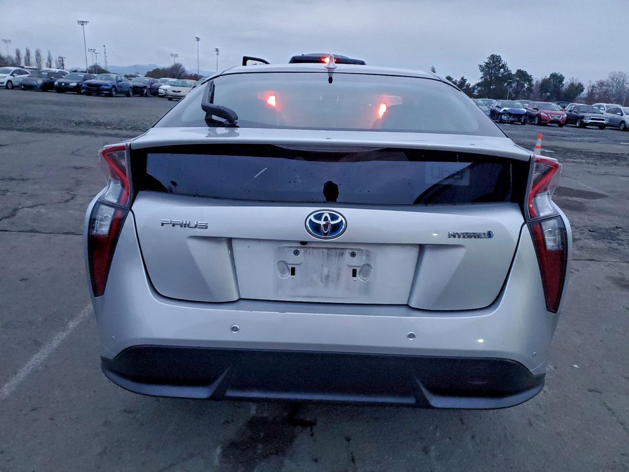 2018 Toyota Prius - Image 6