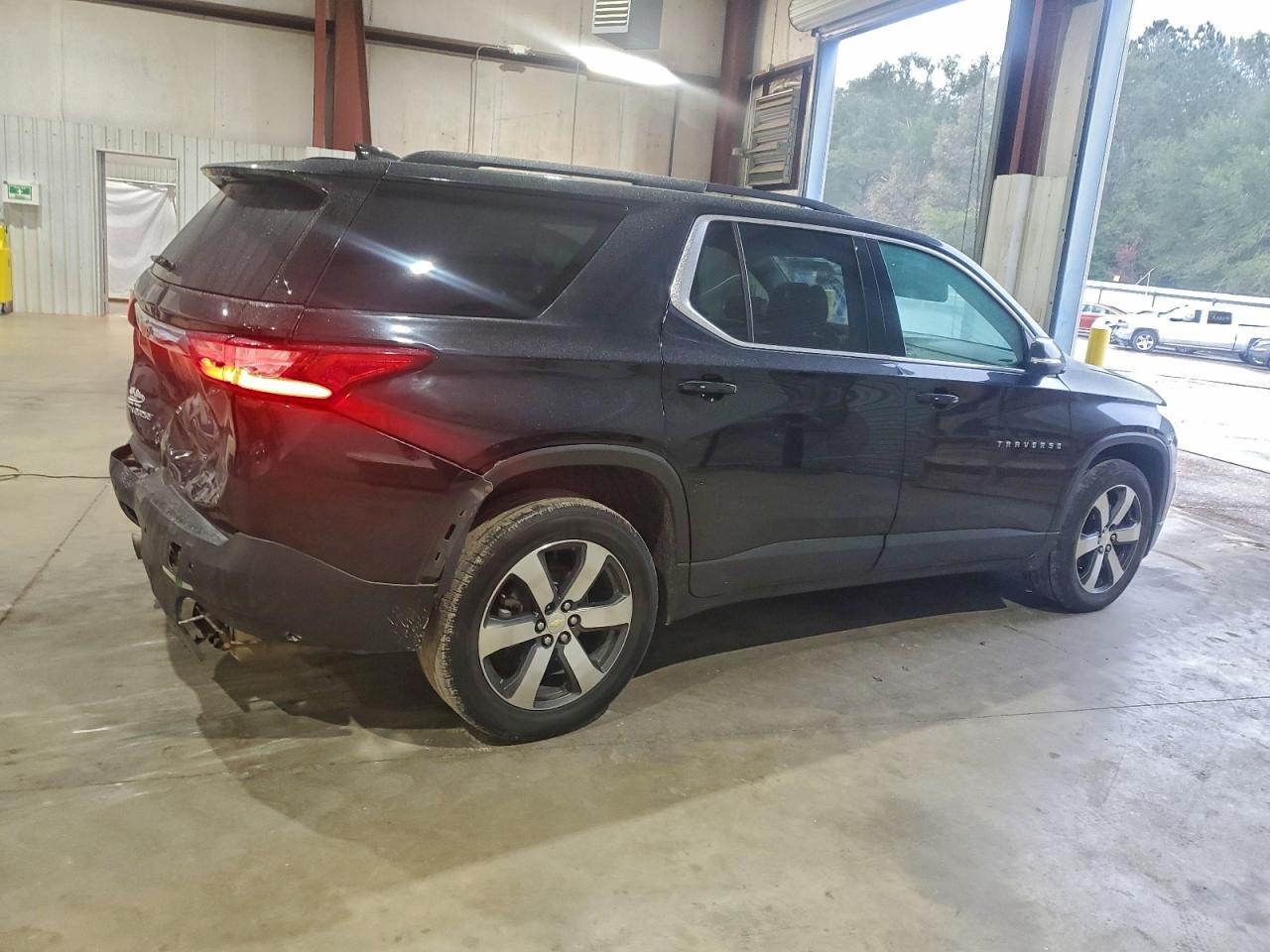 2021 Chevrolet Traverse Lt - Фото 3