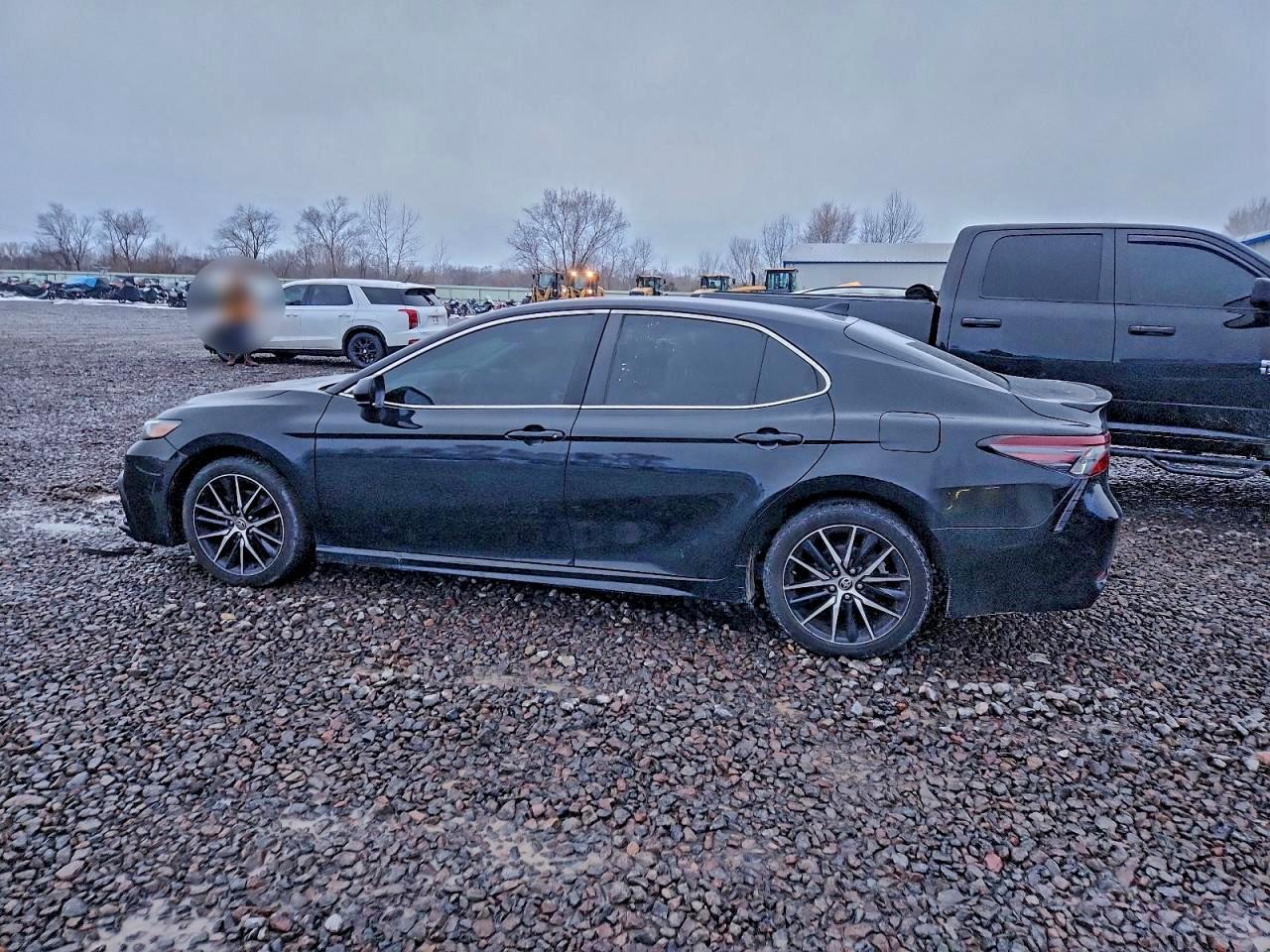 2021 Toyota Camry Se - Фото 2