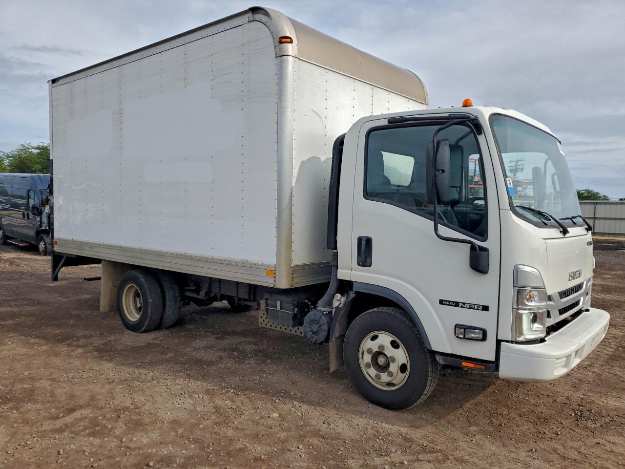 2023 Isuzu Npr Box Truck - Image 4