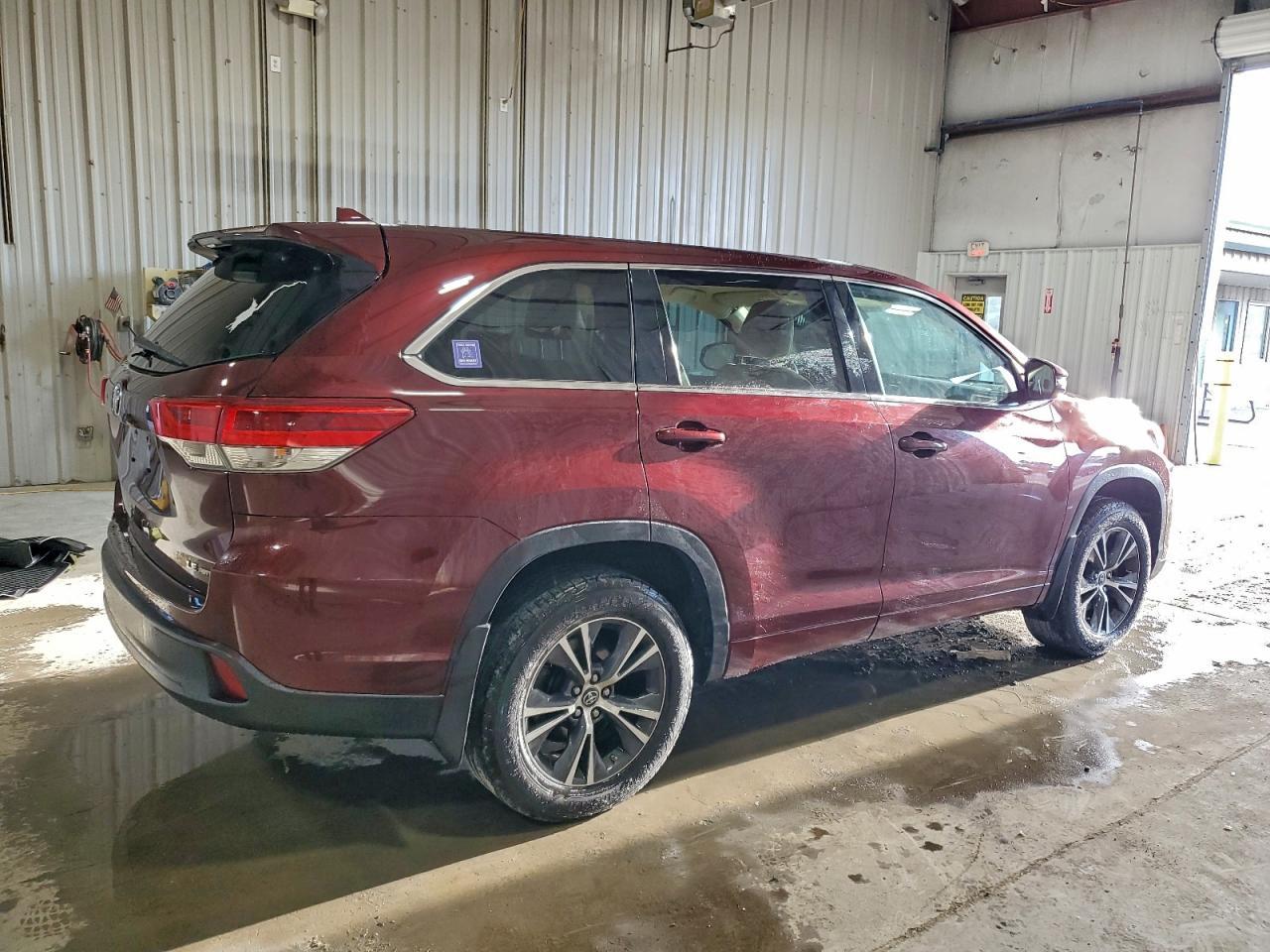 2018 Toyota Highlander Le - Фото 3
