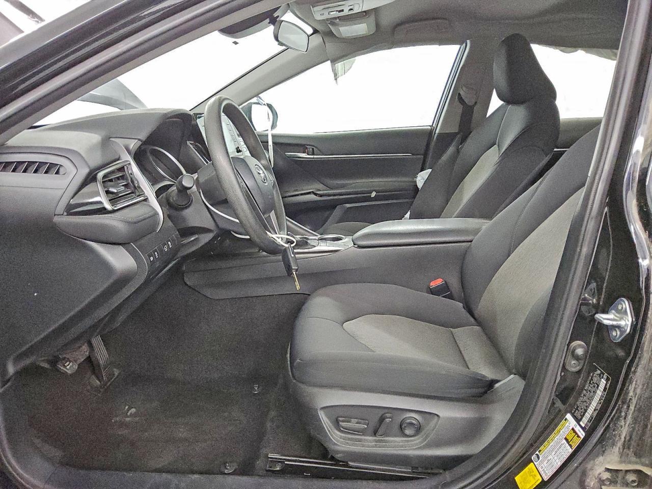 2022 Toyota Camry Le - Image 7