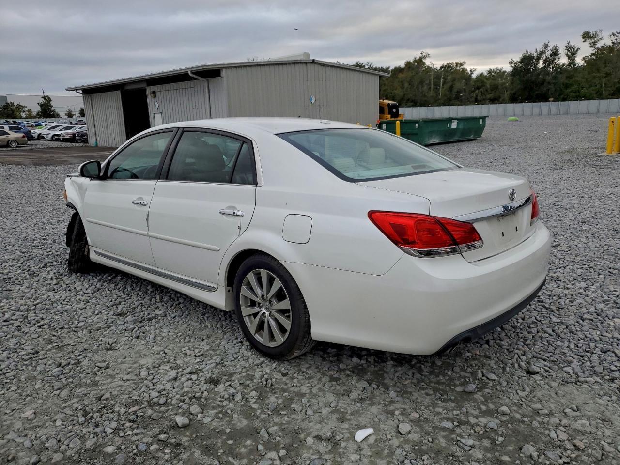 2012 Toyota Avalon - Фото 2