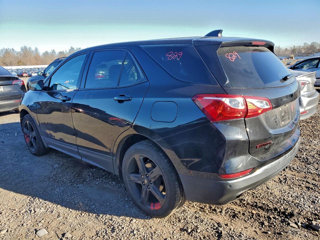 2020 Chevrolet Equinox Lt - Image 2