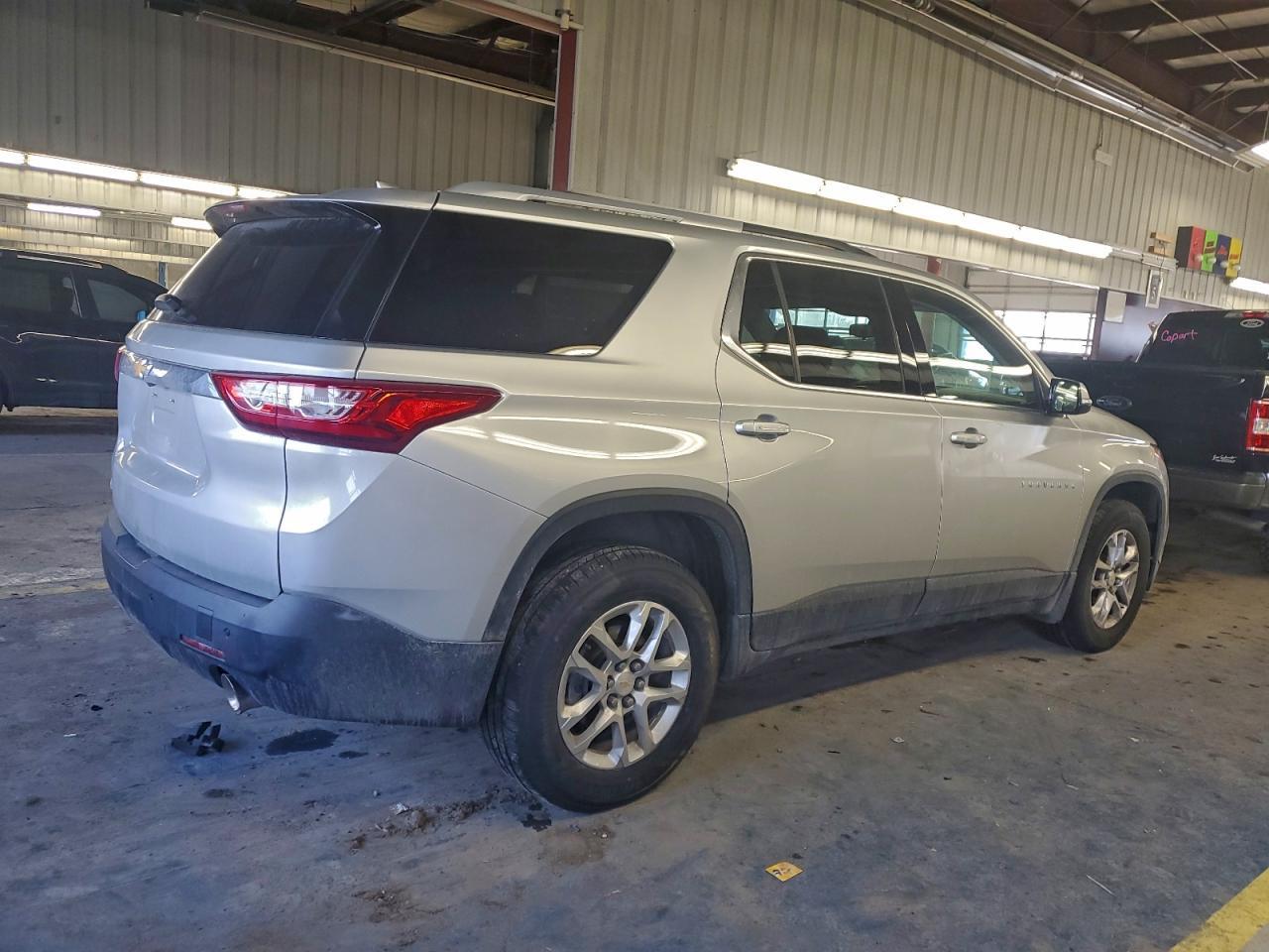 2018 Chevrolet Traverse Lt - Image 3