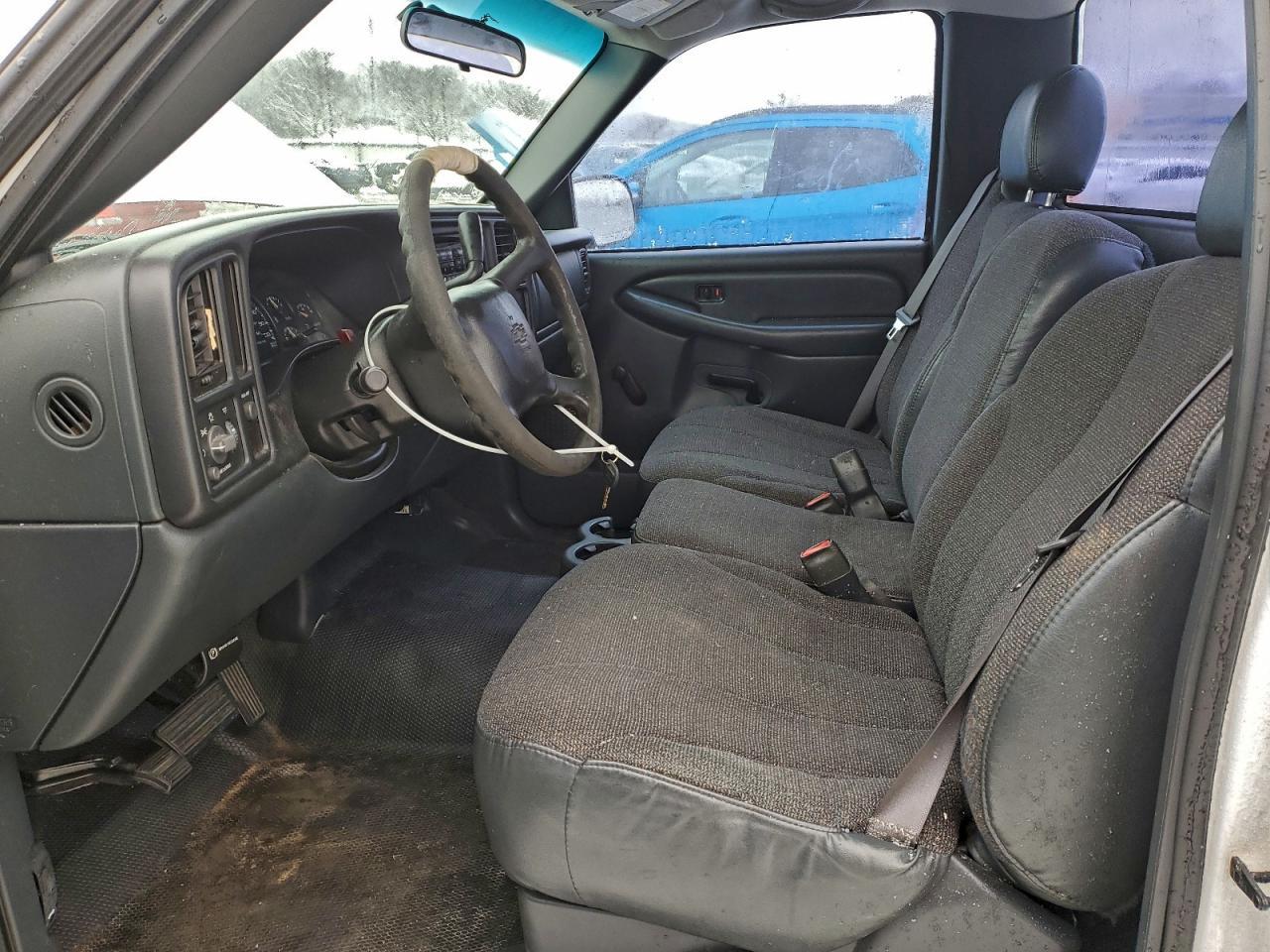 2001 Chevrolet Silverado C1500 - Image 7