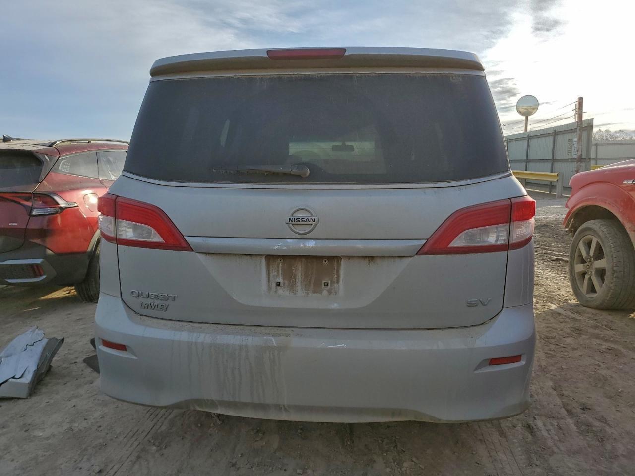 2015 Nissan Quest S - Фото 6