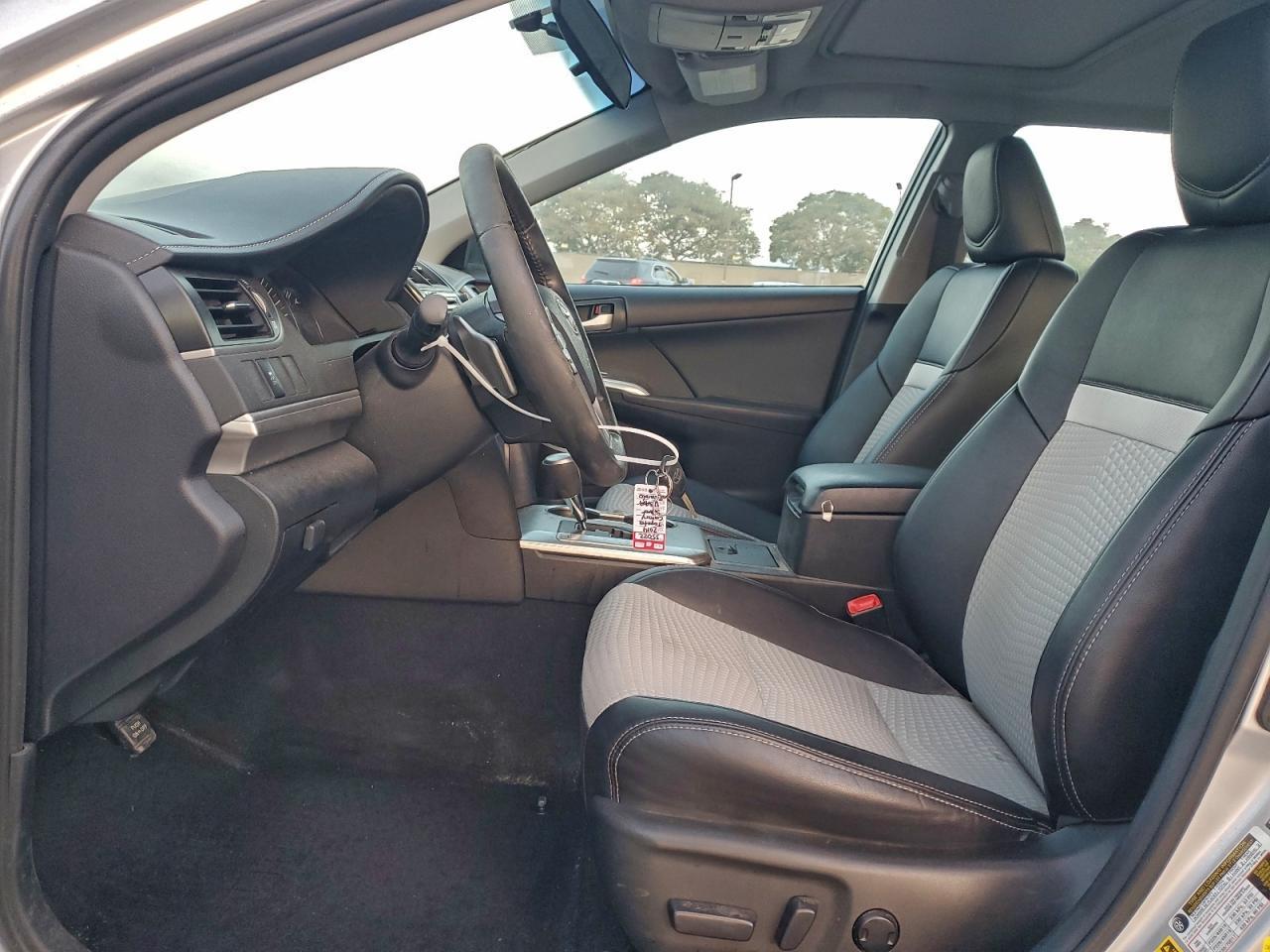 2014 Toyota Camry - Фото 7