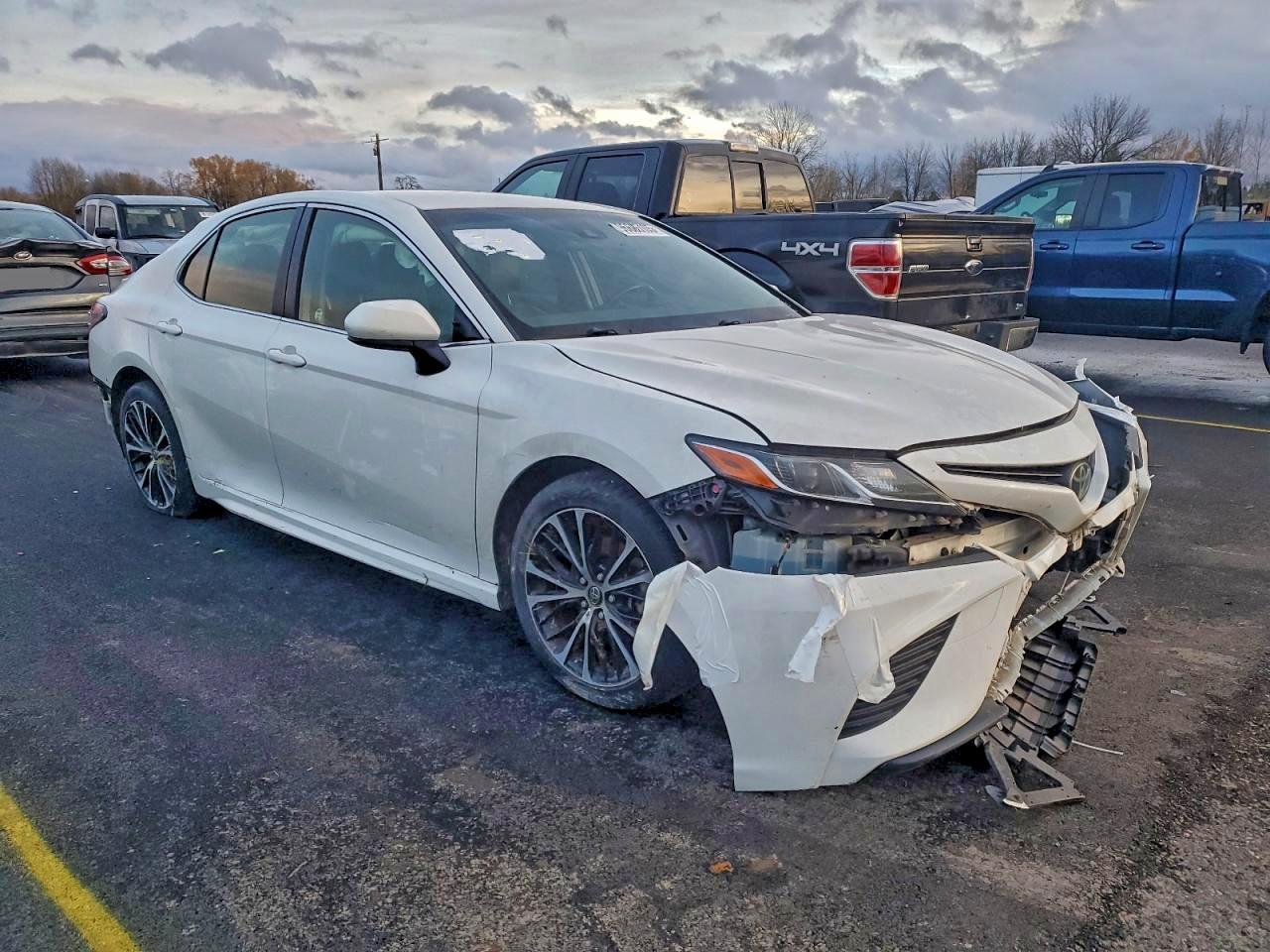 2018 Toyota Camry Se - Image 4