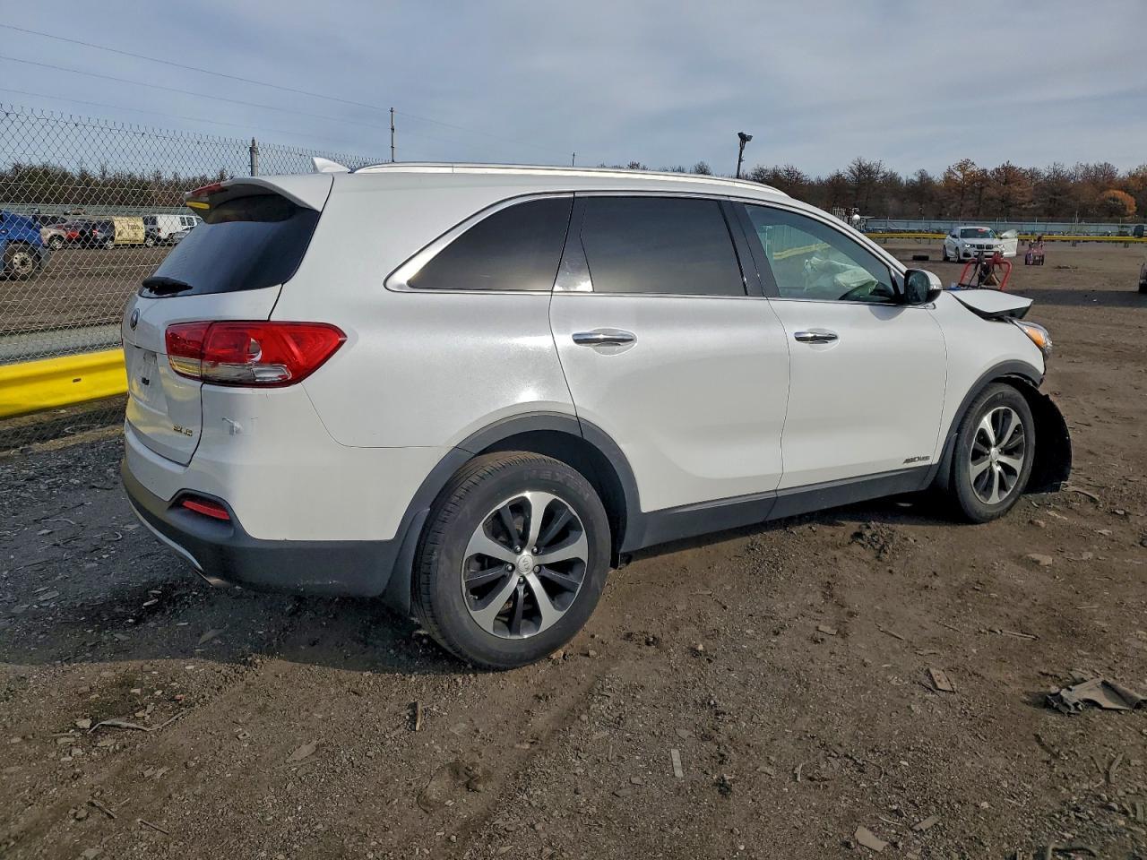 2017 Kia Sorento Ex - Image 3