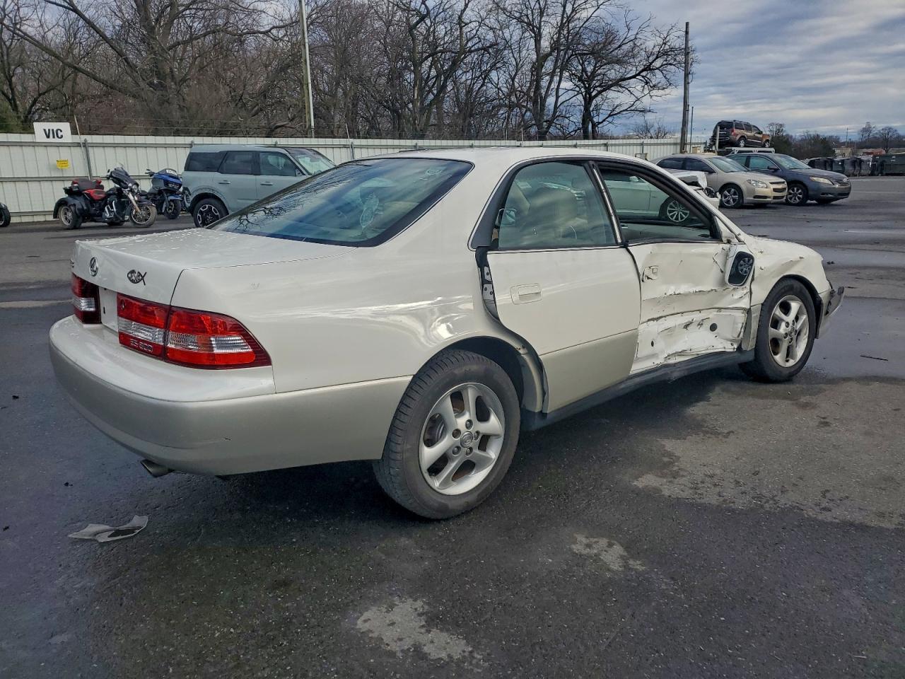 2001 Lexus Es 300 - Image 3