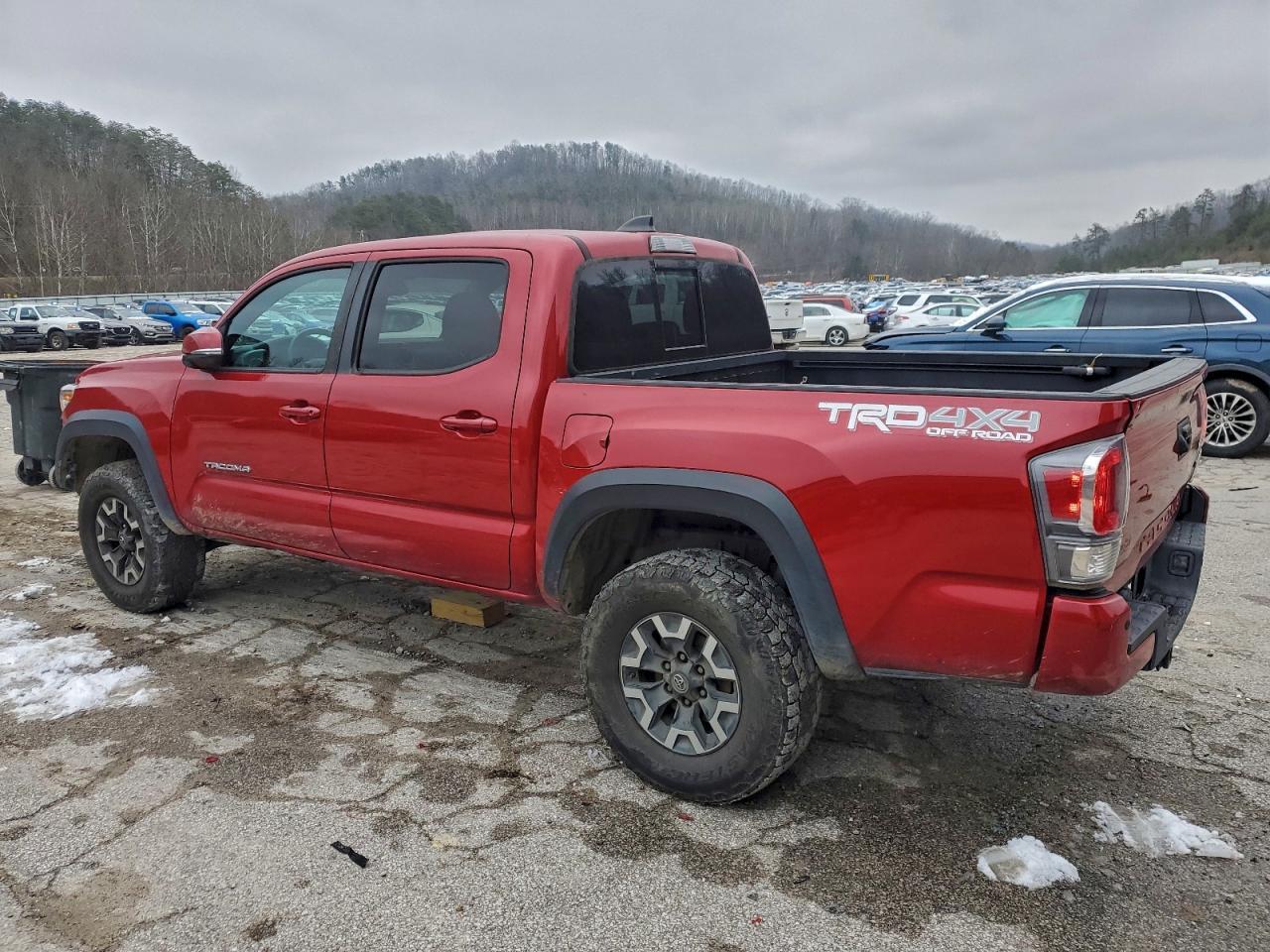 2020 Toyota Tacoma Double Cab - Фото 2