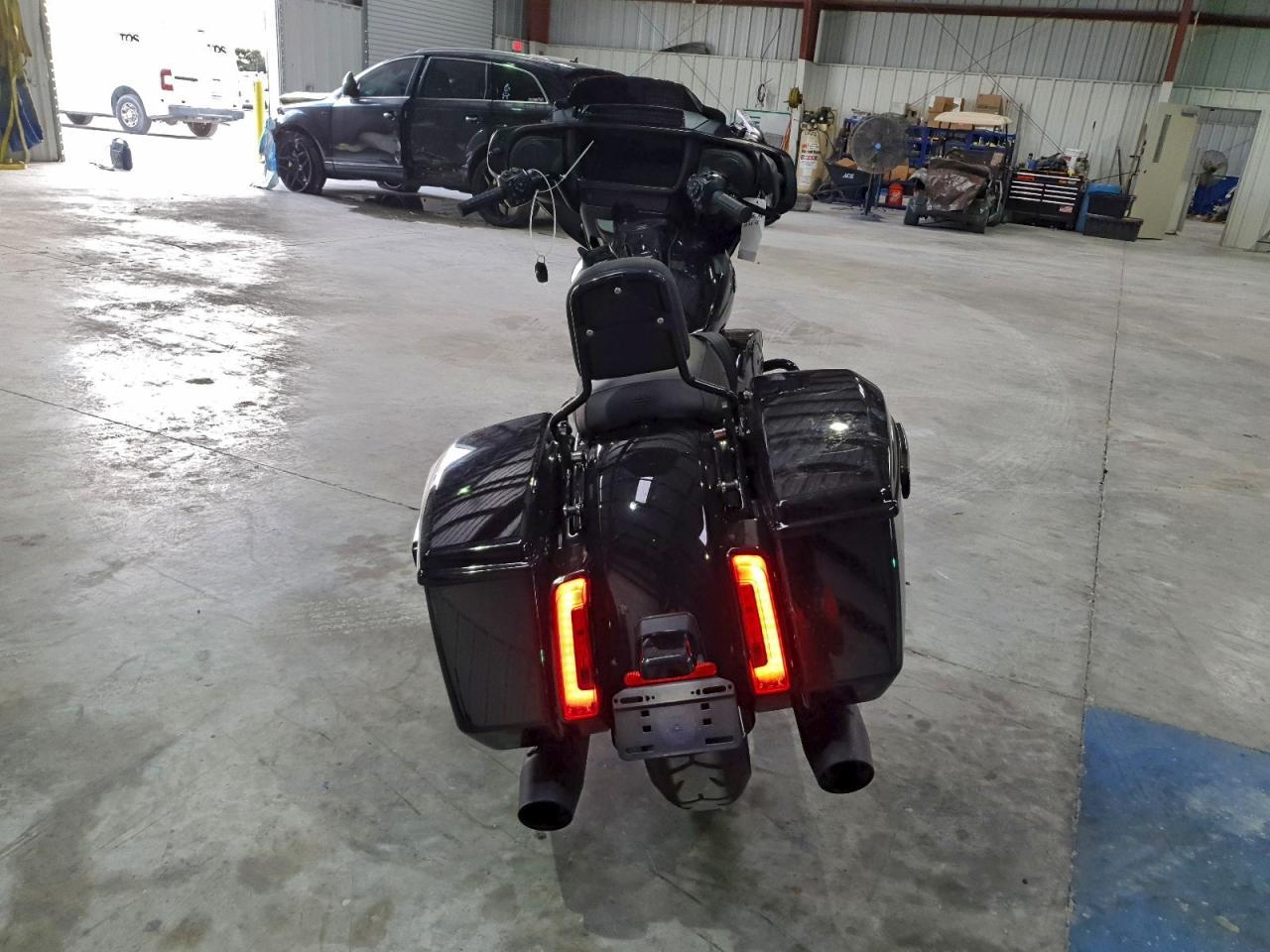 2025 Harley-Davidson Flhx - Image 4