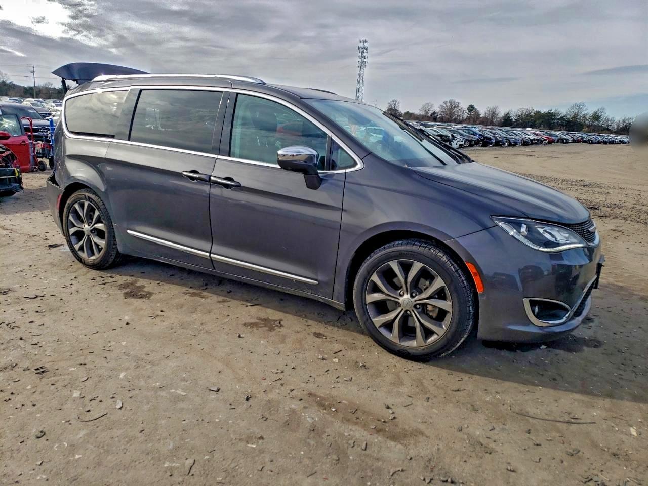 2017 Chrysler Pacifica Limited - Фото 4