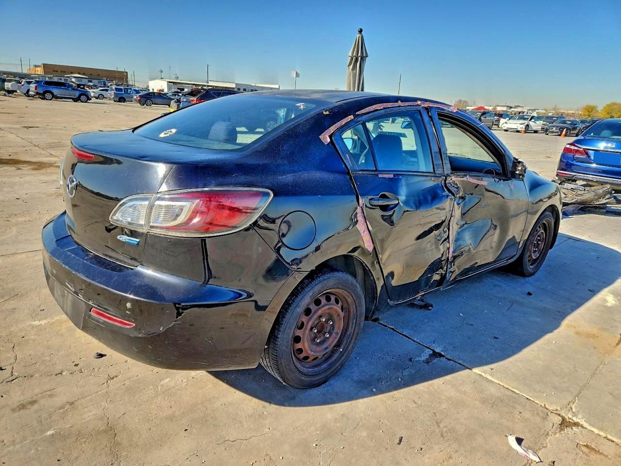 2013 Mazda 3 I - Фото 3