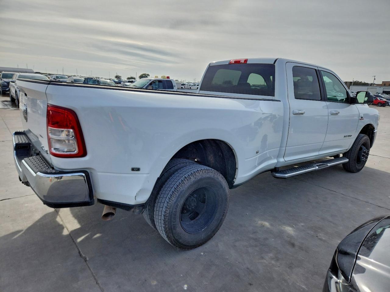 2019 Ram 3500 Big Horn - Фото 3