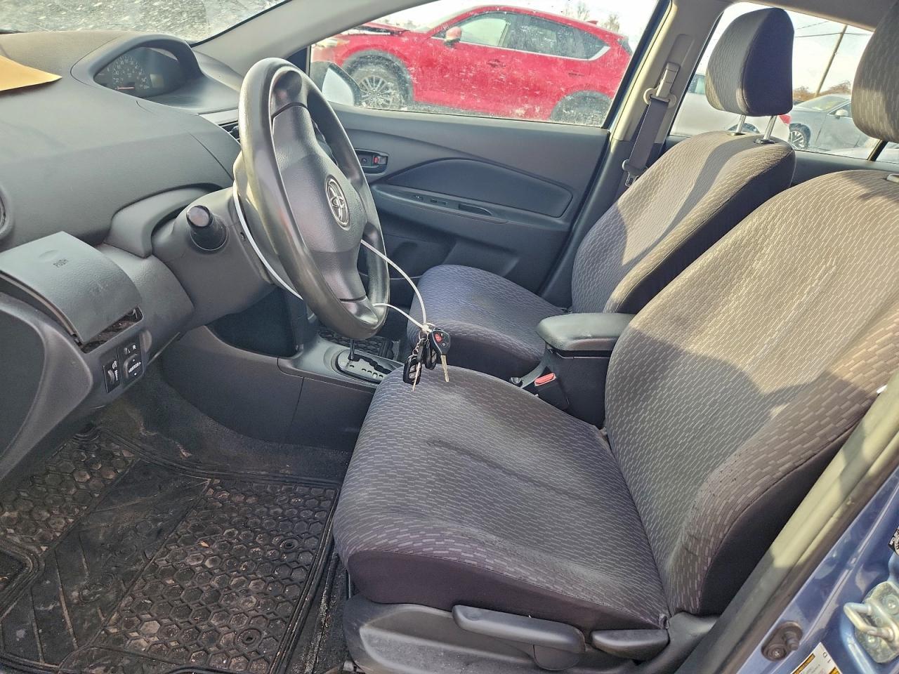 2010 Toyota Yaris - Фото 7