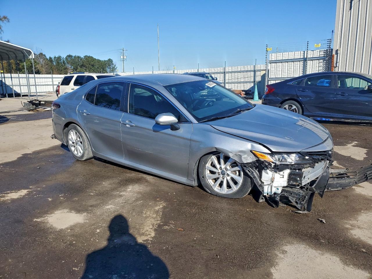2023 Toyota Camry Le - Фото 4